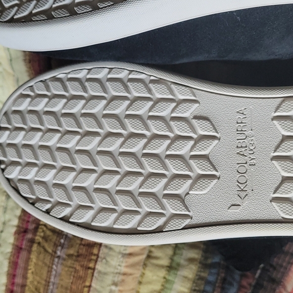 UGG Koolaburra Rilee black suede pull on ankle boot Size 9 - Picture 7 of 10